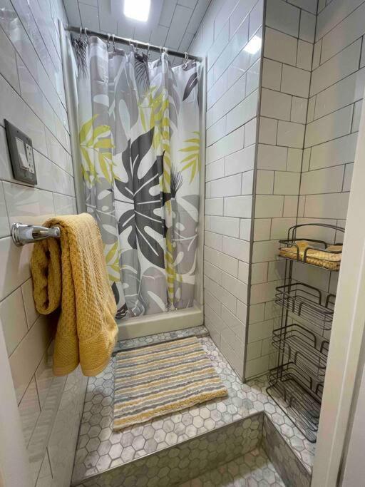 Modern Rental Brooklyn'S Hidden Gem นิวยอร์ก ภายนอก รูปภาพ